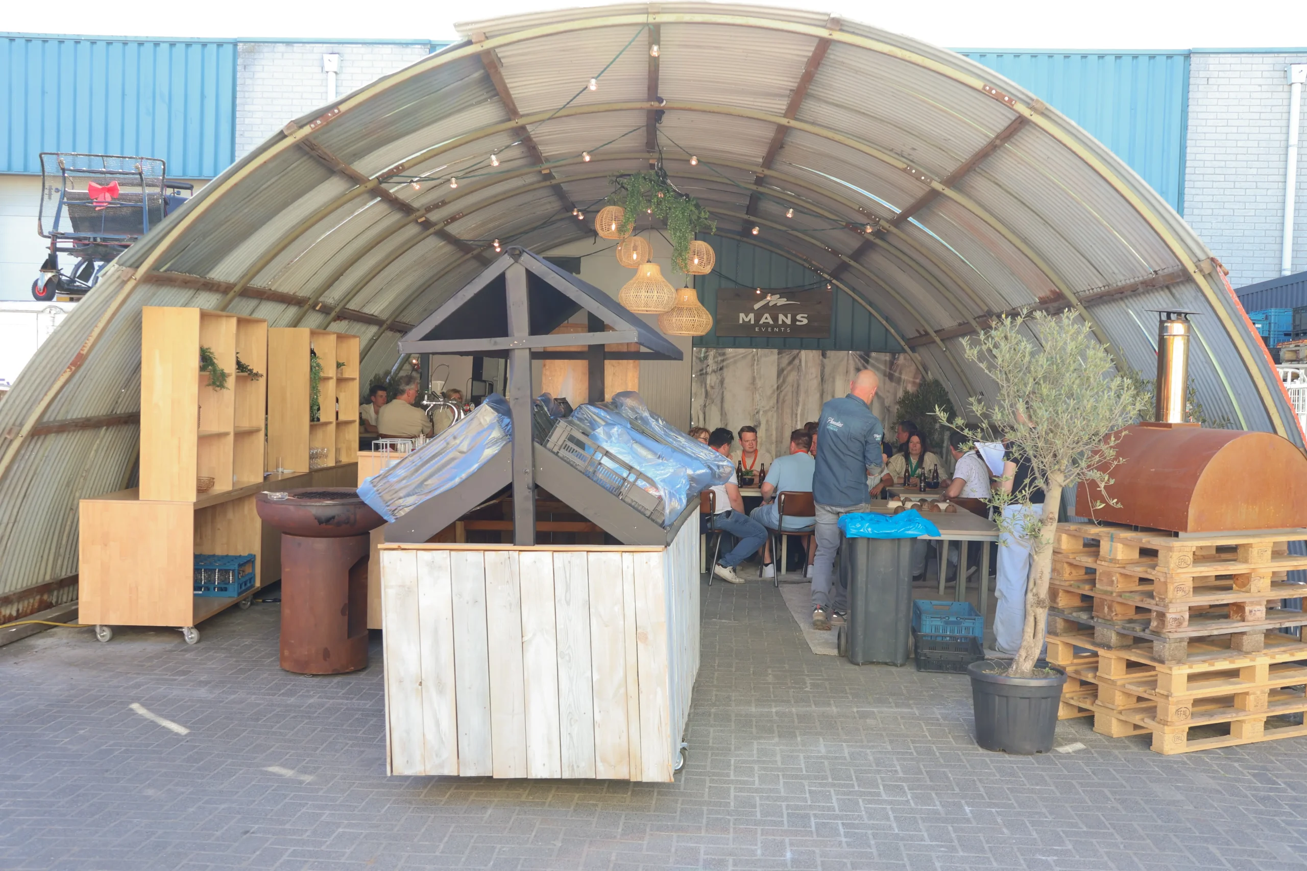 Deelnemers tijdens een kookworkshop bij De Spuiterij
